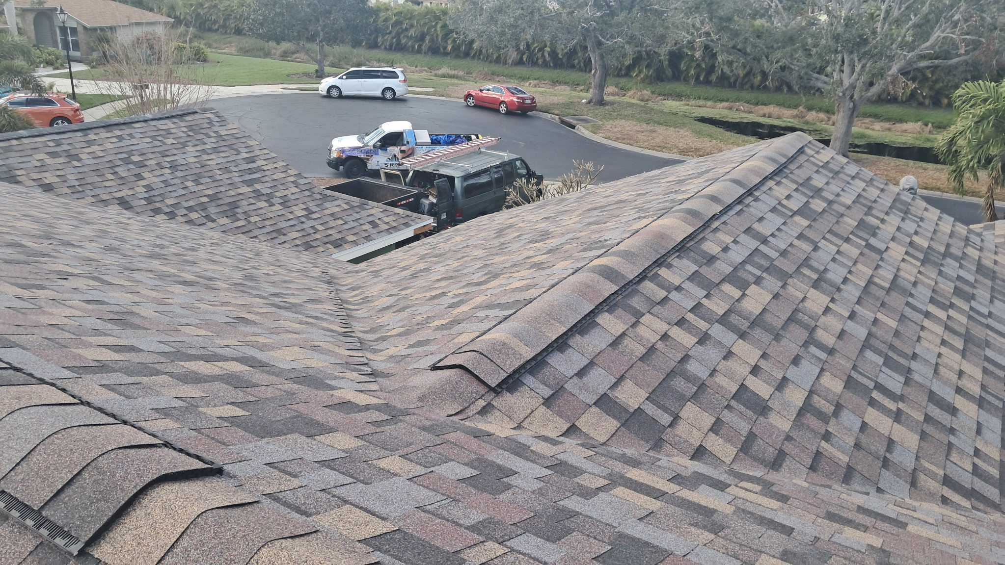 Completed architectural shingle roof on a Sarasota residential home